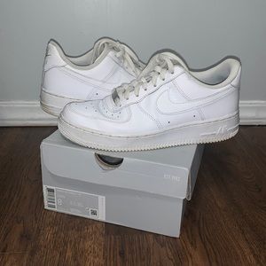 NIKE- WHITE AIR FORCE 1 ‘07